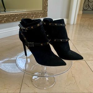 Valentino Garavani Rockstud Suede Ankle Boots